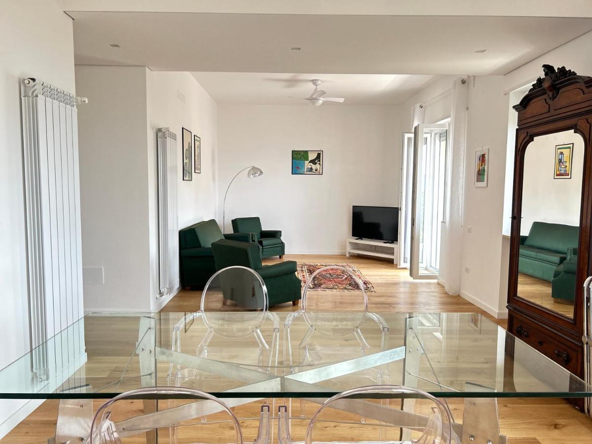 A Casa Di Roberta Apartment Salerno Ngoại thất bức ảnh