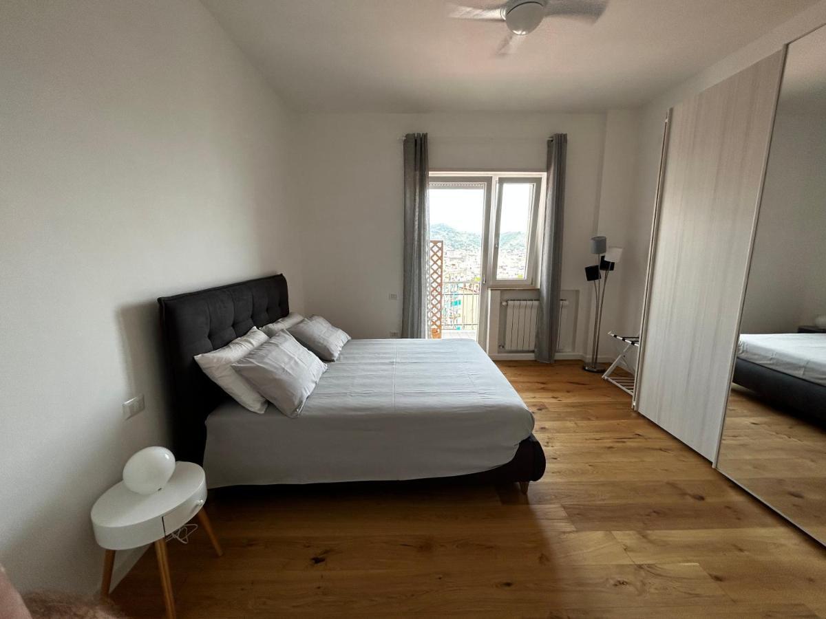 A Casa Di Roberta Apartment Salerno Ngoại thất bức ảnh