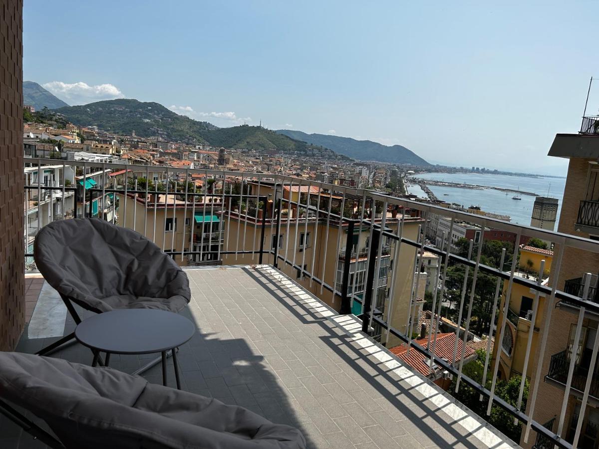A Casa Di Roberta Apartment Salerno Ngoại thất bức ảnh