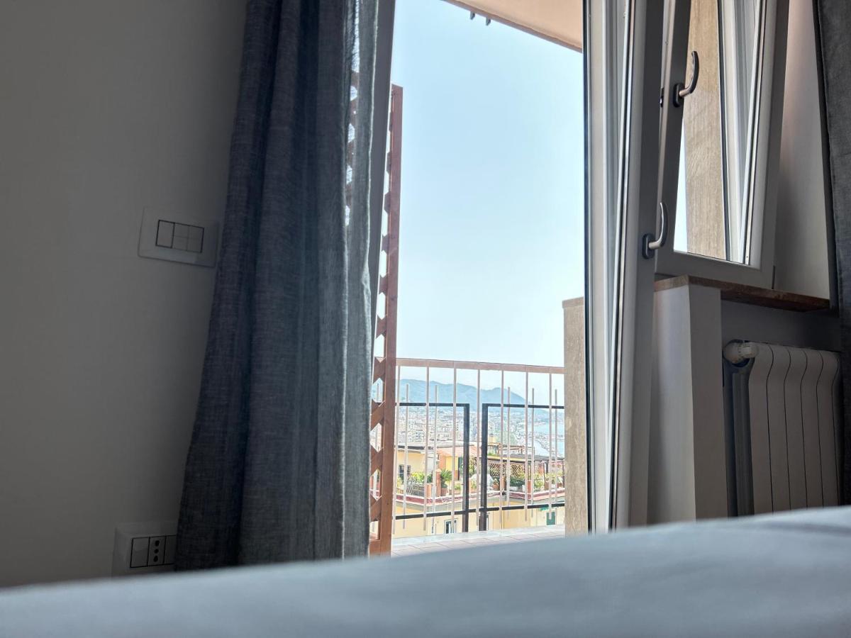 A Casa Di Roberta Apartment Salerno Ngoại thất bức ảnh