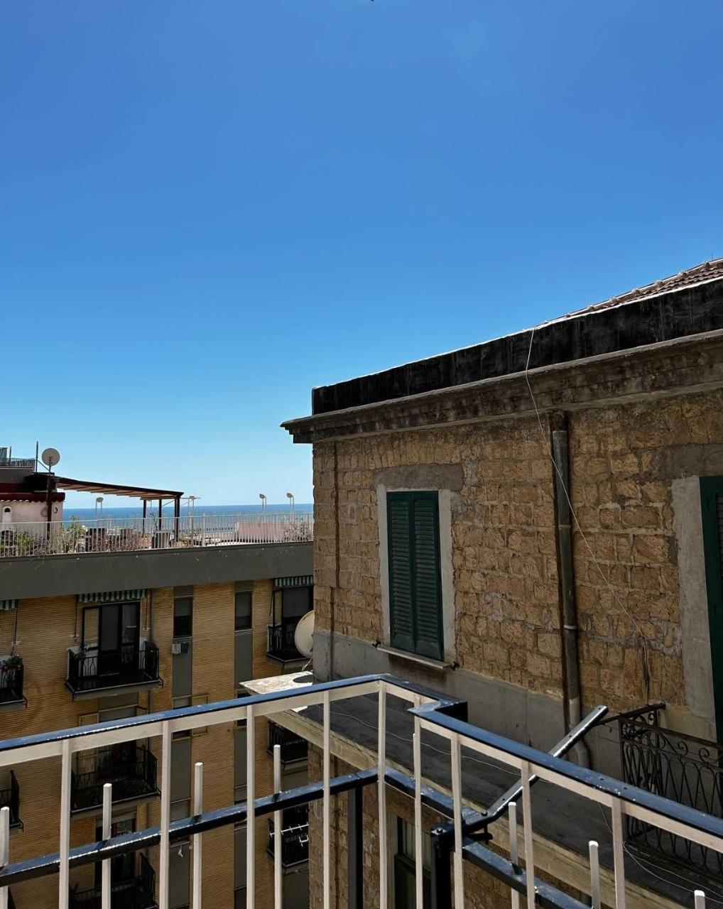 A Casa Di Roberta Apartment Salerno Ngoại thất bức ảnh