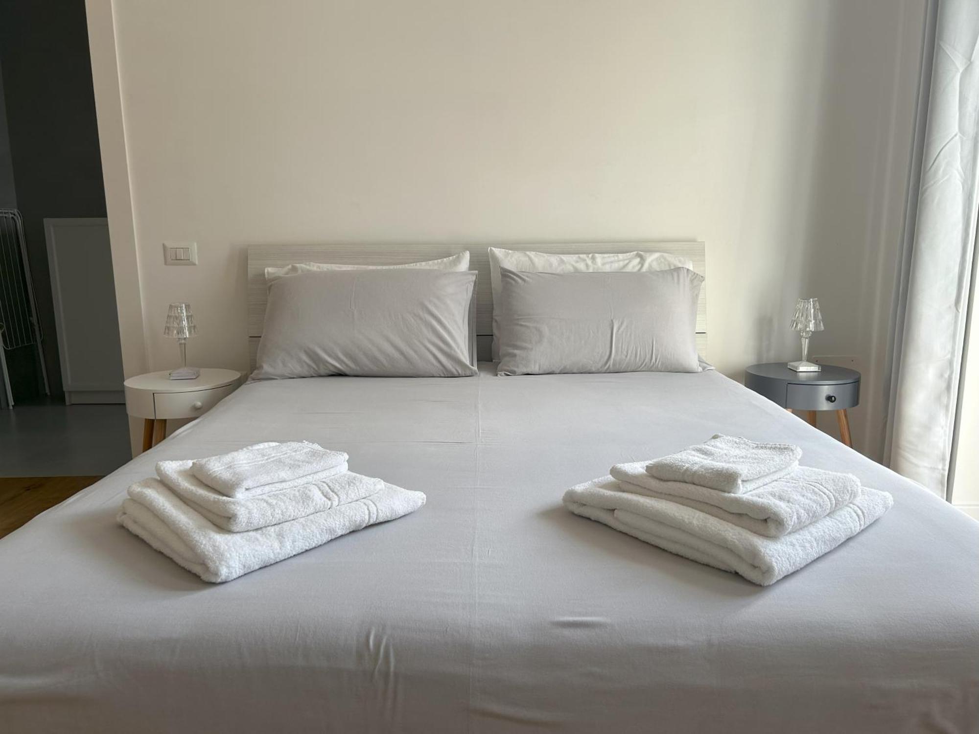 A Casa Di Roberta Apartment Salerno Ngoại thất bức ảnh